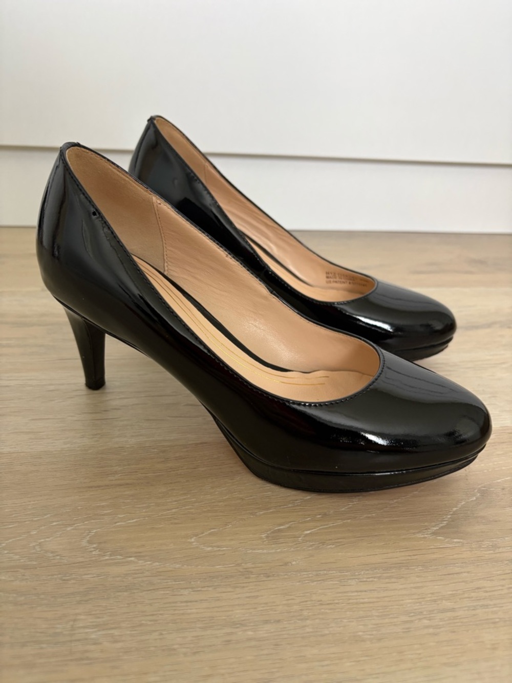 Cole Haan Chelsea Low Pump Black Patent Size 4.5